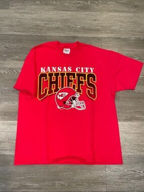 Vintage Hanes Red Heavyweight Crewneck Tee